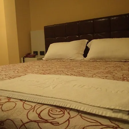 Hotel Mustang 4*