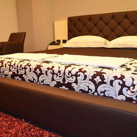 Mustang Hotel