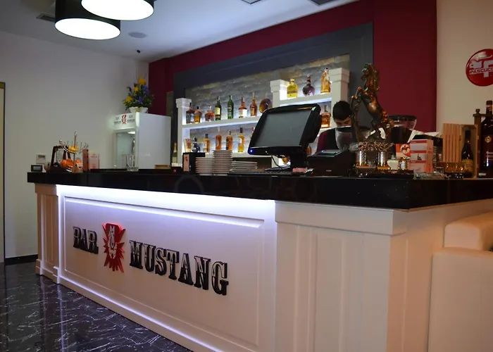 Ξενοδοχείο Mustang 4*