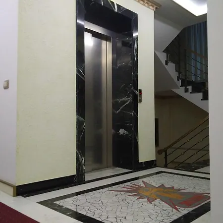 Mustang Hotel 4*
