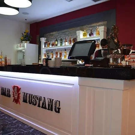 Hotel Mustang 4*