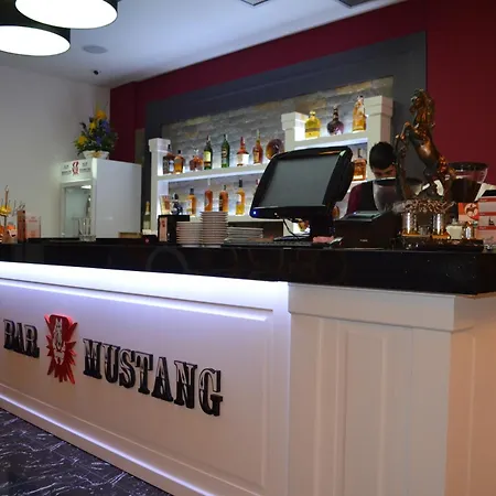 호텔 Mustang 4*